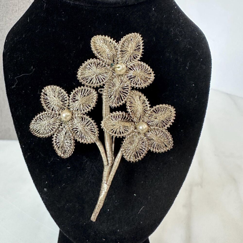 Vintage Spun Wire Filigree Flower Brooch Pin Faux Pearl Silver Tone